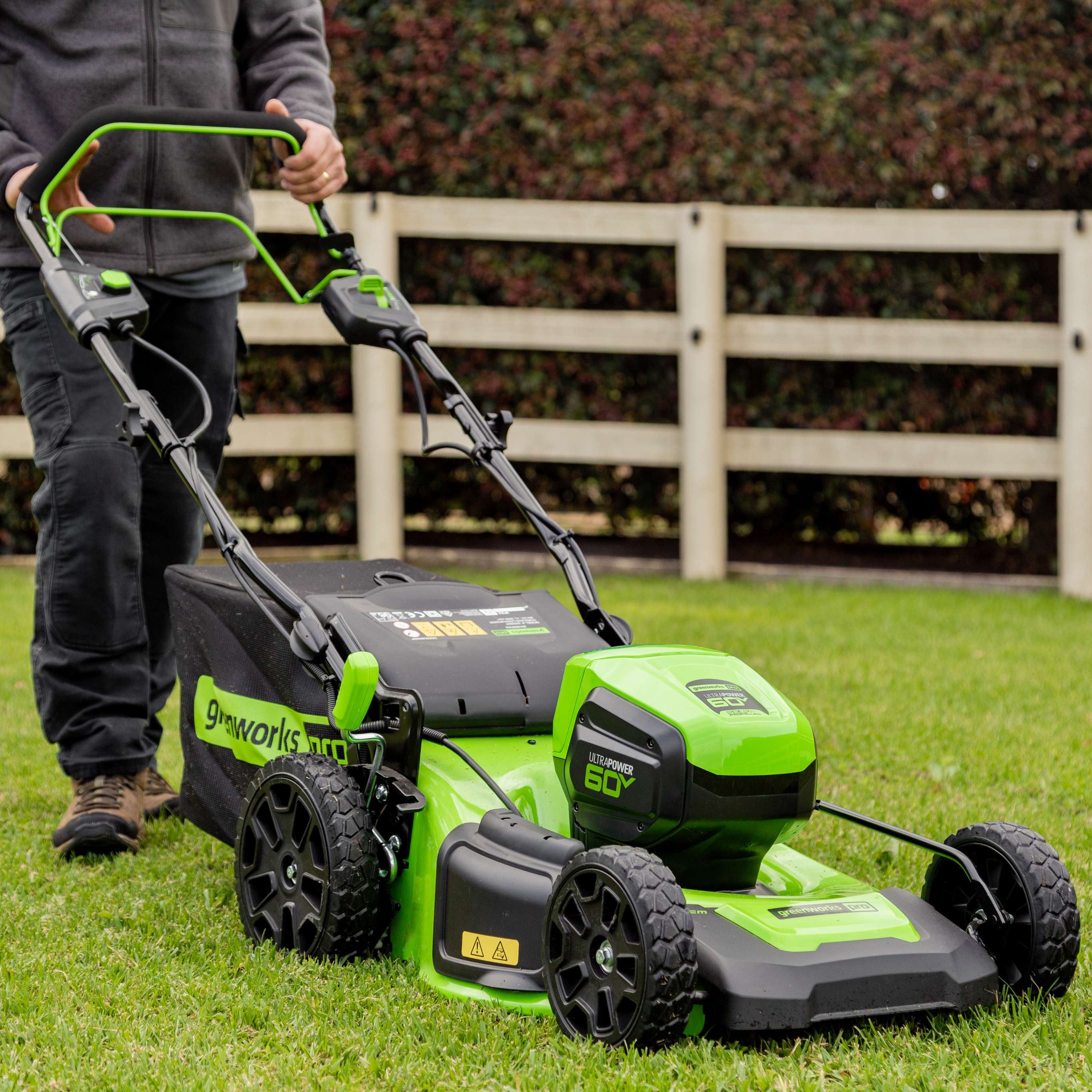 Greenworks 60V Brushless Push Lawnmower 46cm