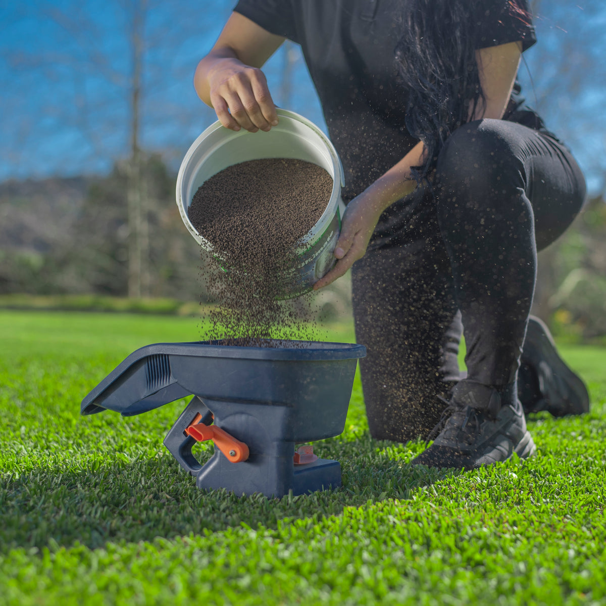 ICL Professional Hand-Held Spreader
